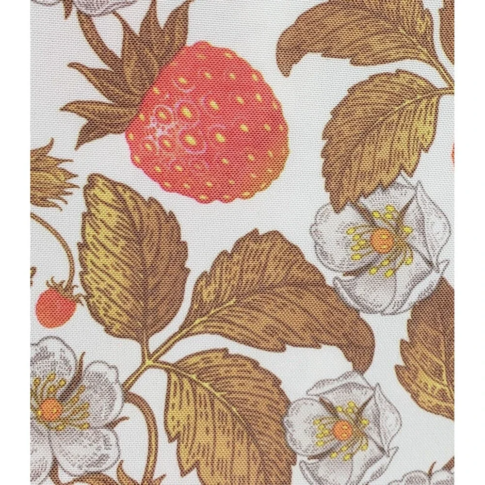 1 Printed Fabric Tablecloth, 70
